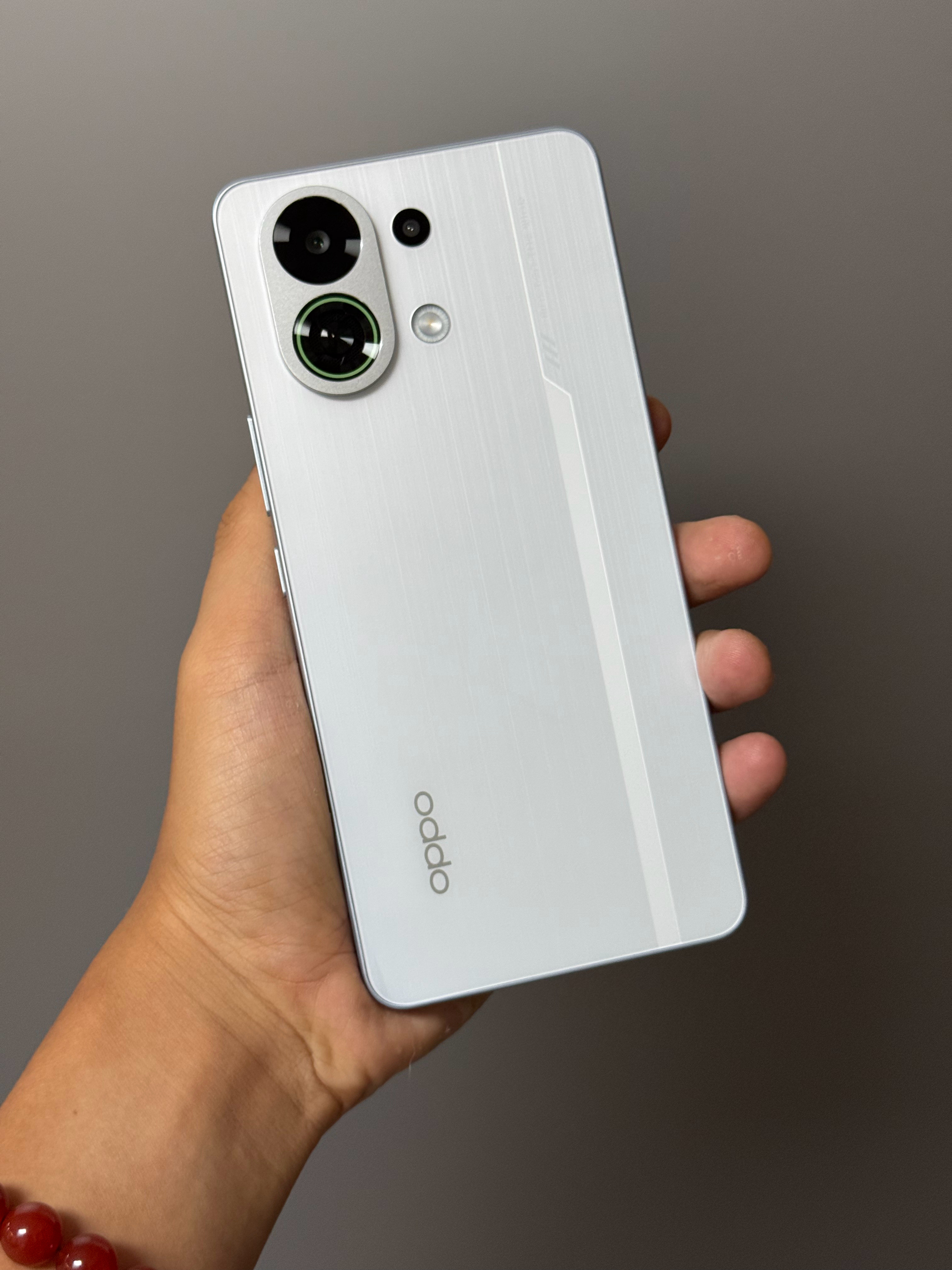 OPPOK13Turbo，这个系列千元机没错了。但是竟然还有点小特色。​