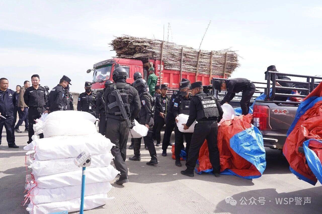 佤邦口岸还在运输甘蔗到云南省边境！但是甘蔗车辆的旁边，就是超过1622.9公