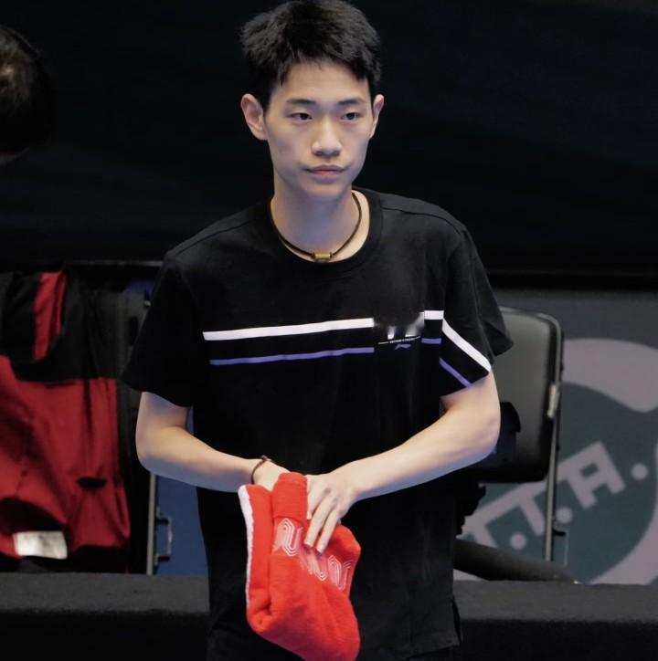 周冠达说，陈俊崧这名小将非常好的一点，不在他的特殊打法，而在于他的比赛气质非常好