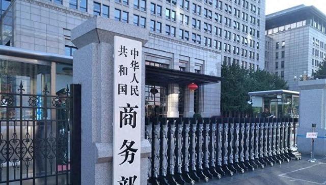 有人说美国的金融制裁是“核武器“，一旦祭出，谁都得跪。但今年五一假期，这个神话被