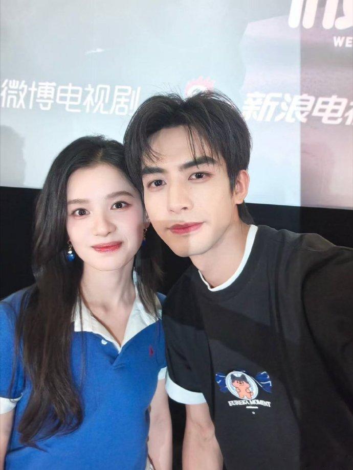 宋威龙张婧仪没站稳这一下本来安安静静跳舞，一个晃神拉近距离，甜得我捂着嘴疯狂心动
