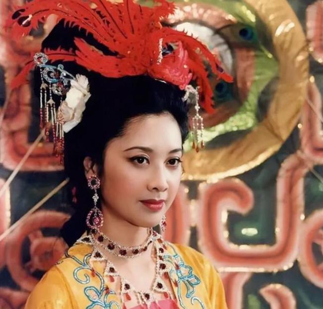 在八十年代的中国影视圈，如果非要选出一个能将