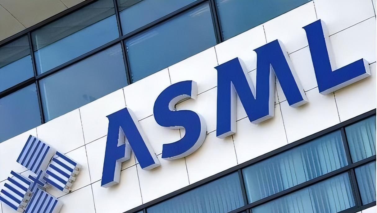 荷兰彻底把自己玩成了国际笑话！前脚刚跟着美国，把对华DUV光刻机出口的大门