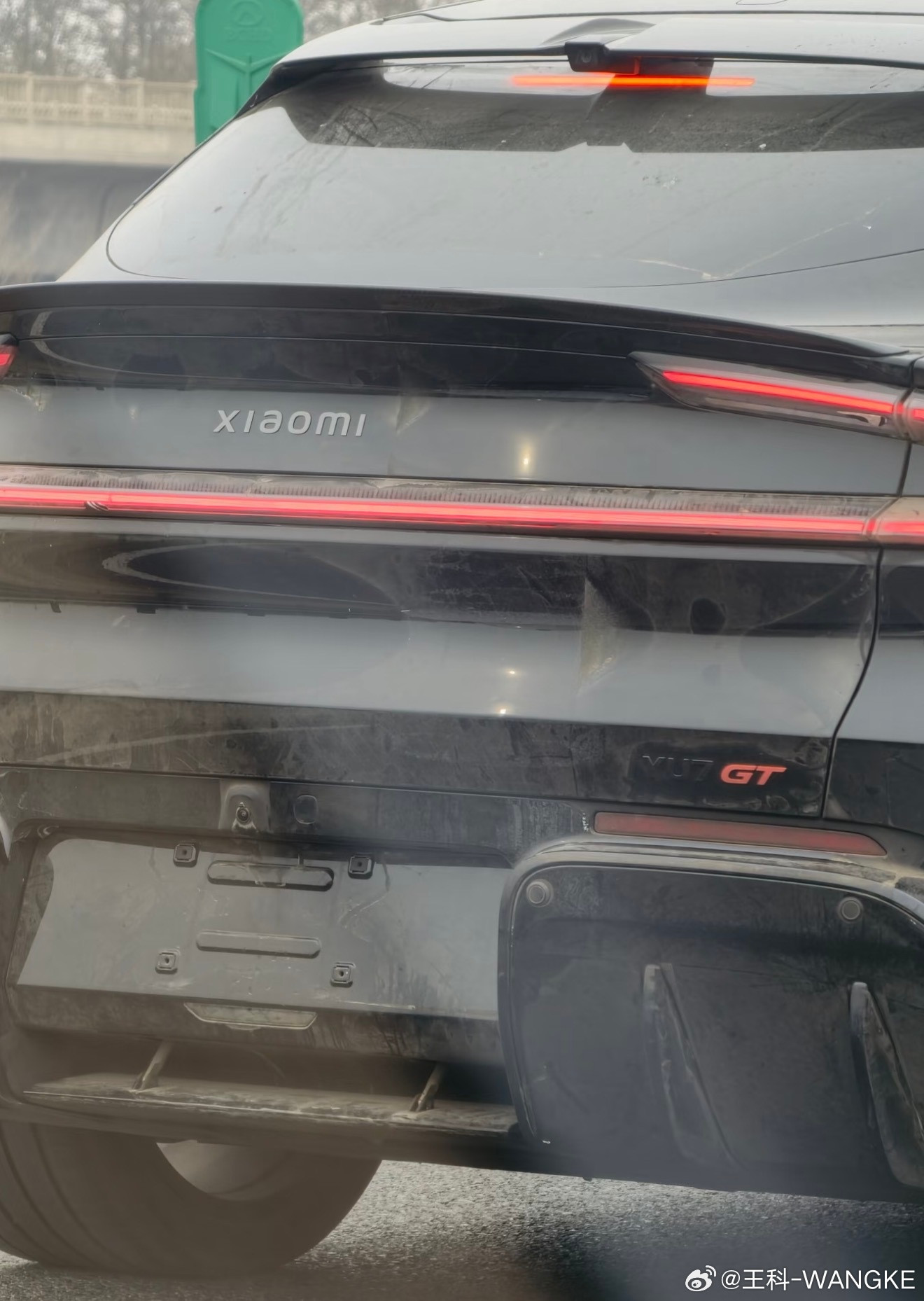 小米YU7GT顶翼、尾翼、底部扰流亮了！大v聊车