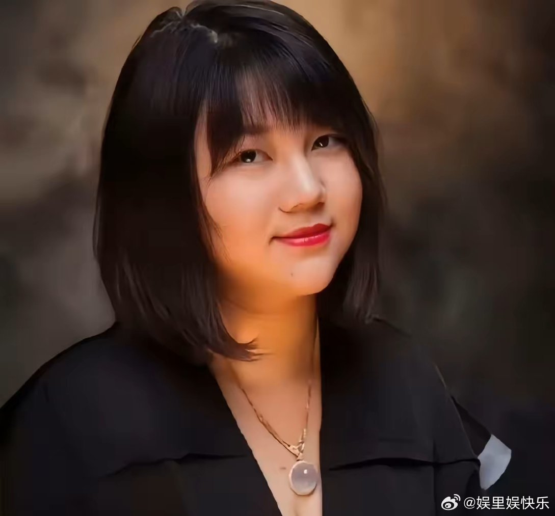 杨天真留学期间还想着谈恋爱每天刷30分钟社交软件，最后约见2个人一个也没成，刷了