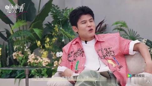 柳柳周佑凌伟大的暧昧期柳柳周佑凌互系围裙半熟恋人谁懂柳周牵手前还要征求同意的含