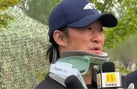 吴京：从“伪爱国”骂声到新身份逆袭，这波太牛掰！家人们，娱乐圈又有大热闹啦！当