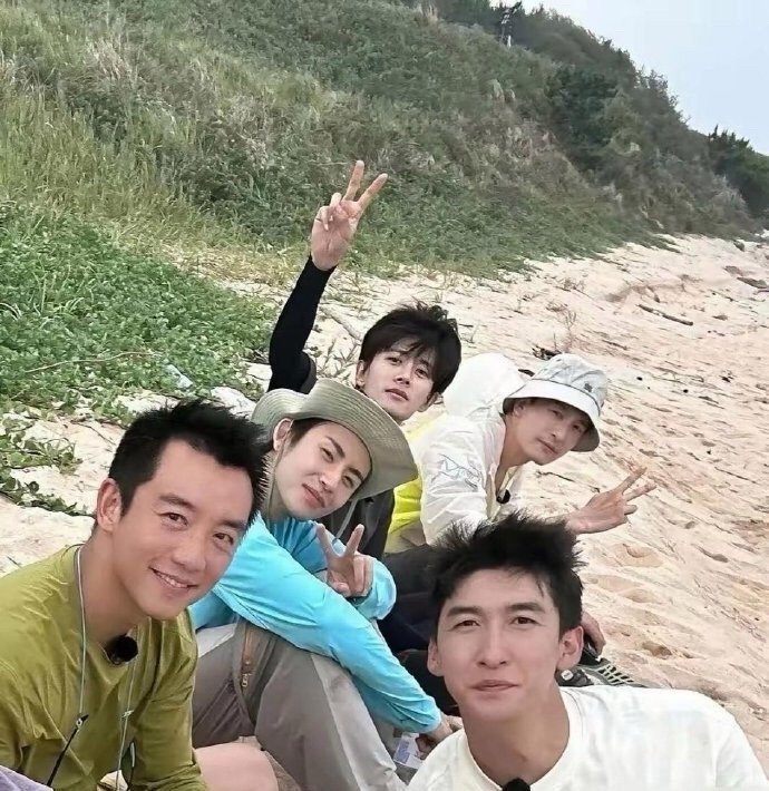 嘉宾素颜出镜，你都认识吗？
