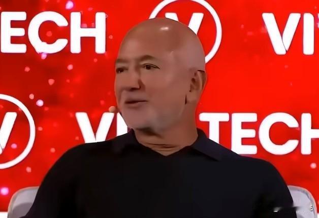 亚马逊创始人杰夫·贝索斯;“我知道很多聪明人都很担心人工智能会让人类变得多余。我