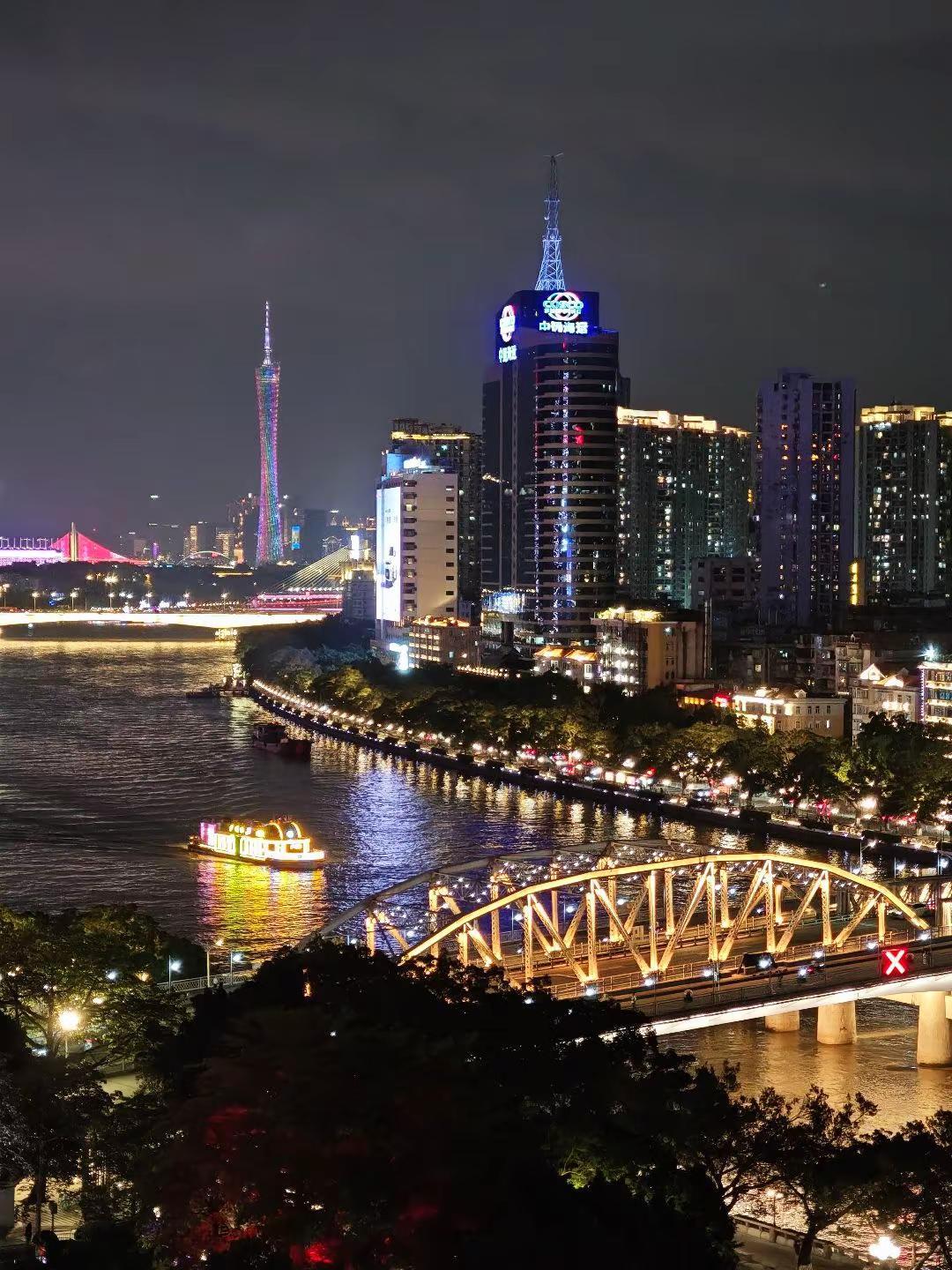 这个免费露台把广州夜景焊死了🌆是谁还不知道海珠区星寰这个免费神仙露台💯地铁