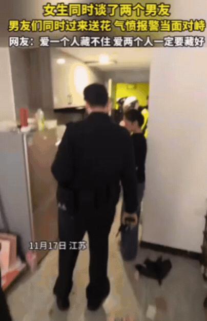 江苏一女生同时谈了2个男友，没想到，她生日当天，2个男友同时过来送花，结果在她家