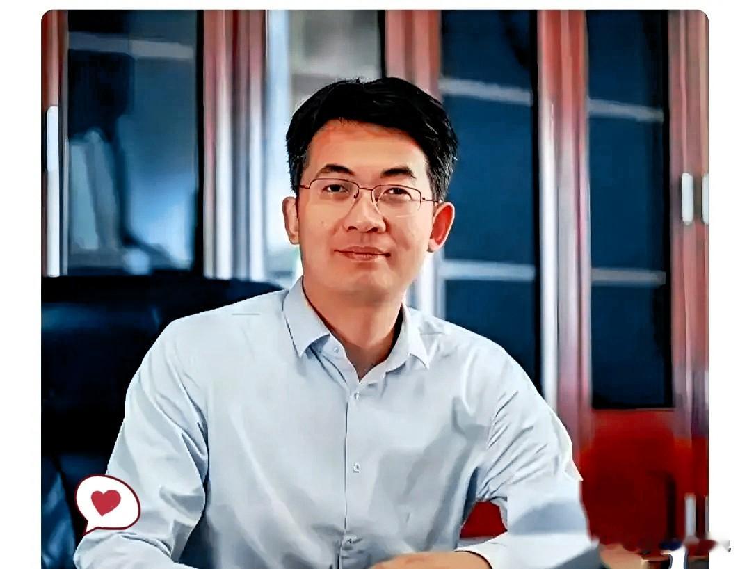 付磊从武汉大学人事部部长一跃而至安徽大学副校长，掌管人事、研究生教育等大权，晋升之势如破竹。此人仕途