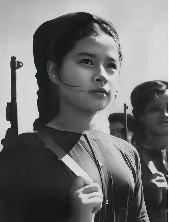 最冷的审讯，不是打得多狠，而是专挑人的生理软处下手，把人弄到开口为止，这才是真正