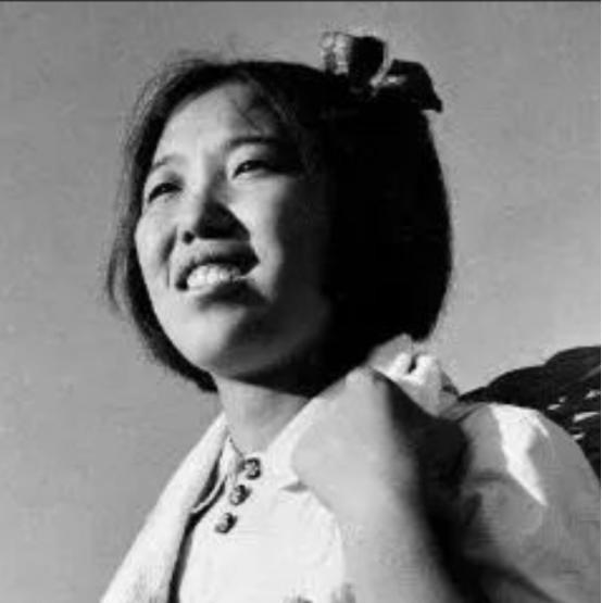 从农村典型到城市领导：邢燕子的人生传奇与时代印记