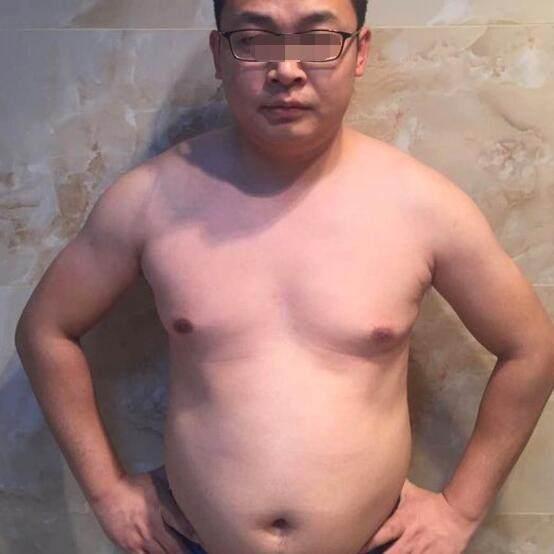 大肚子眼镜男, 健身9个月减掉20斤肥肉, 求助如何练胸外侧肌肉?