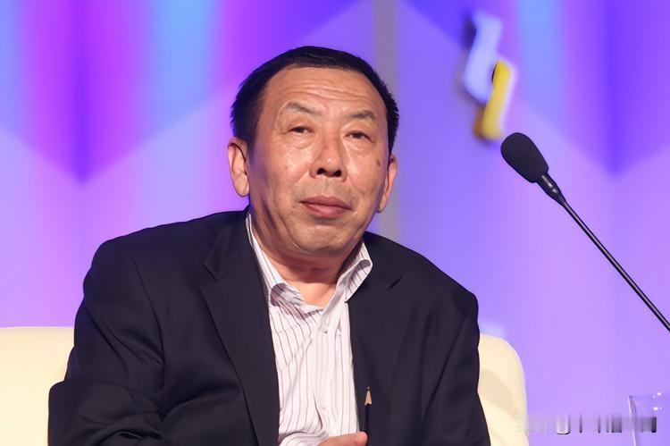 清华大学教授孙立平，语出惊人，他说：狂奔30年的房地产，挣的是断子绝孙的钱。不管