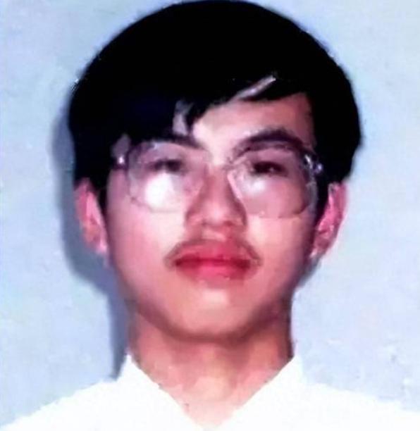2000年，山东高考状元离奇失踪，副局父亲苦寻26年，如今怎样了？2000