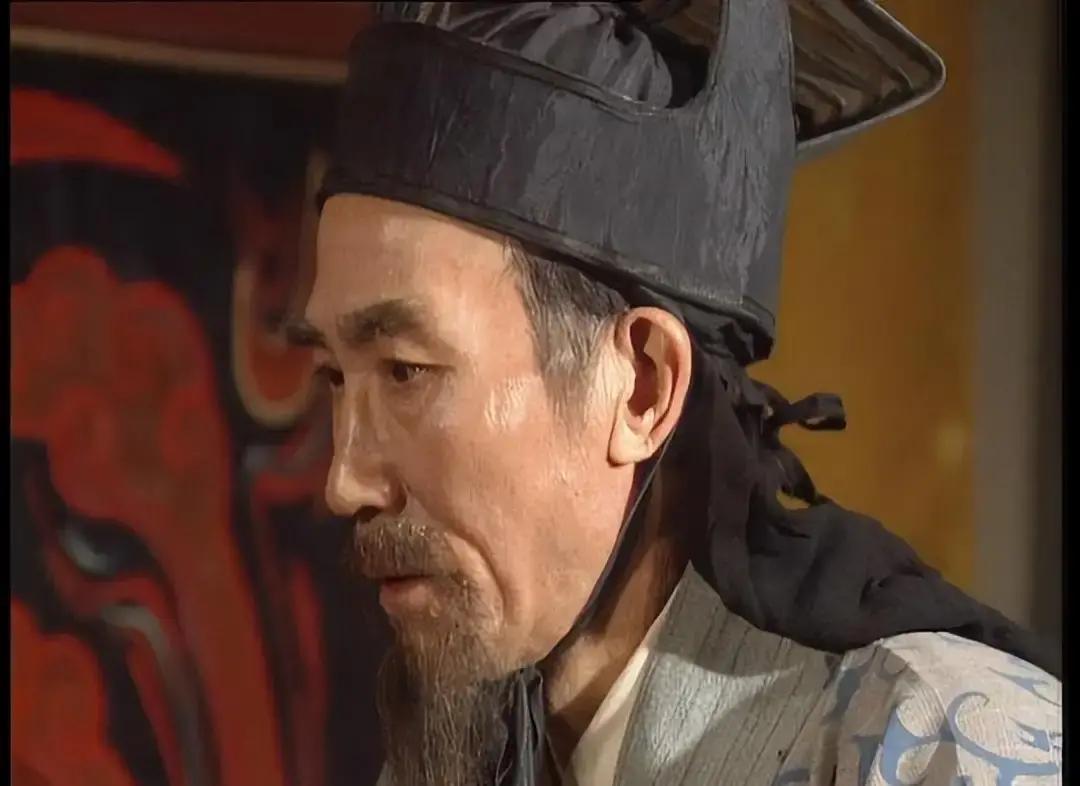 请大家思考一下，司马炎265年就篡位了，为何到280年才灭了东吴？灭吴的决策迟迟未下，根本不是兵锋不