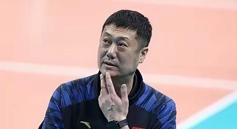 今年，赵勇和新一届中国女排能否打败日本队和泰国队，成为许多球迷心中的问号。无独有