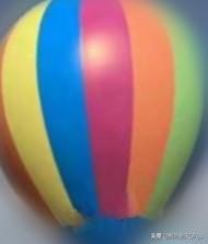 那个乘氢气球升空的年轻人，剪断了与世界相连的最后一根线近日，看到一则让人