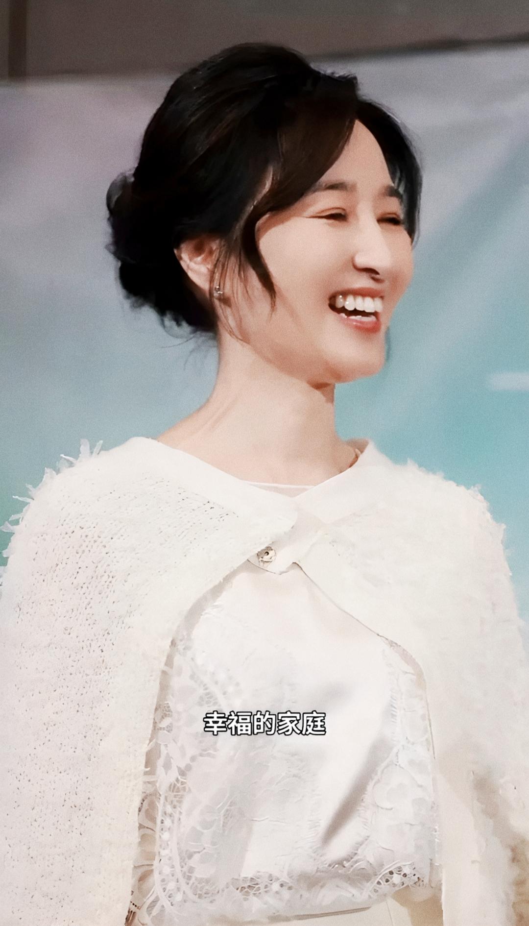 原谅你啦！渣渣辉，把咱们娥姐养得这般美丽。关咏荷以自身经历，向所有女性道出一个真