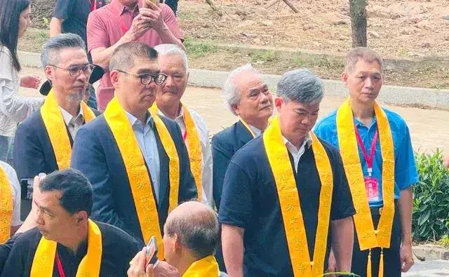 连胜武大陆祭祖后，一直保持沉默，也没有公开露面。而连胜文则不一样了，频繁发声，先