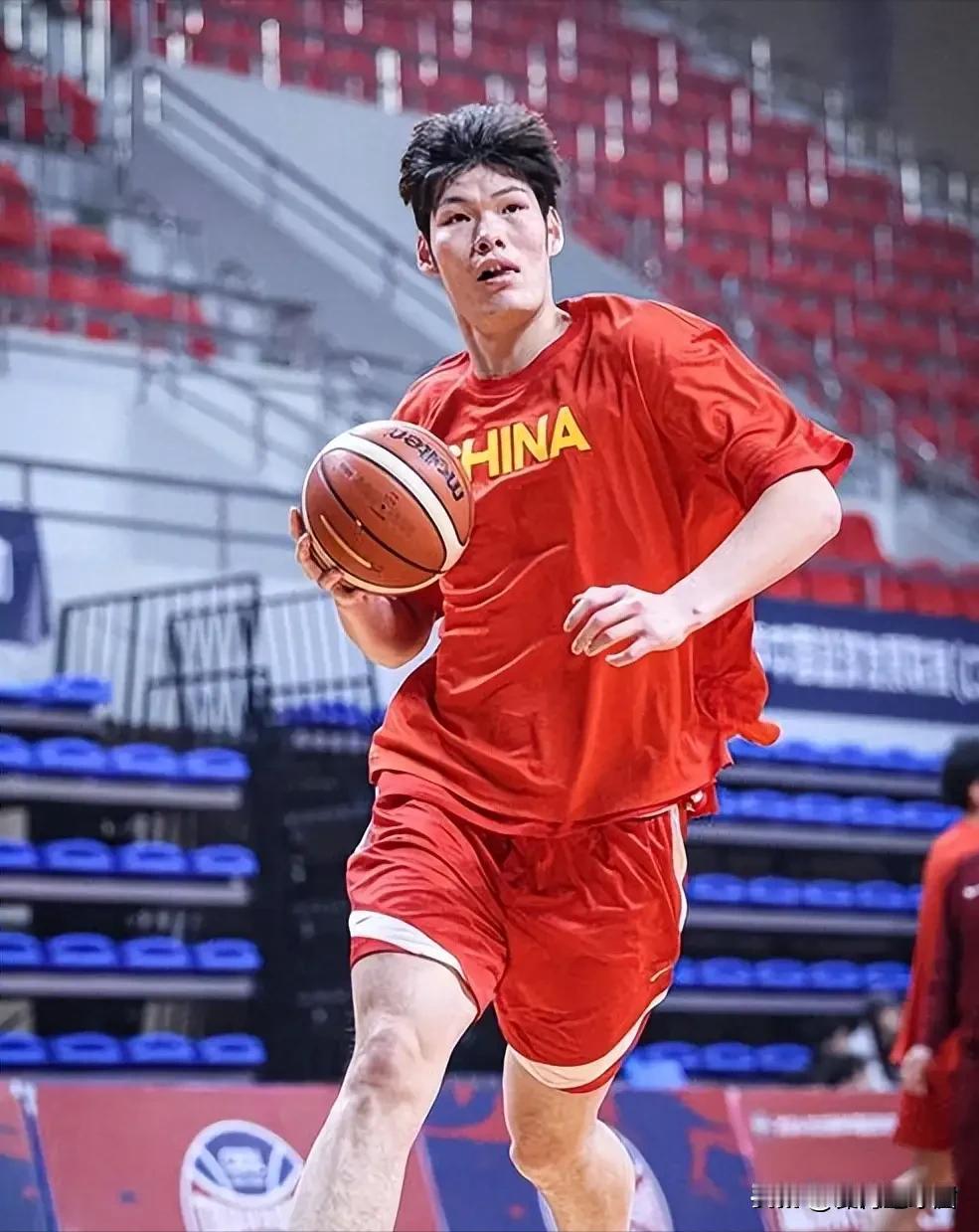 广东宏远内线迎来新人！为了补强自家球队的内线，陈海涛邀请刘李来东莞试训，后者