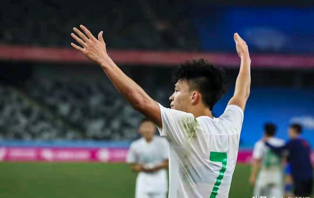 中国足协总算是做了个英明决定“王玉栋不参加熊猫杯”。这个决策真是太