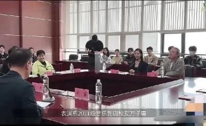 我发现看节目后很多人都被万千惠给带偏了；觉得是女生在工作养家支撑实际上大家都忽略