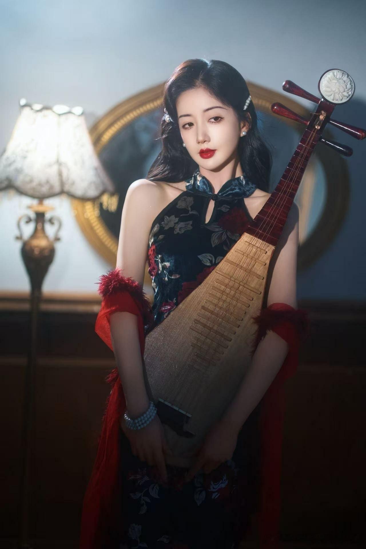 卷浪弦音碰撞东方韵陈欣予发布旗袍写真掀新中式风潮