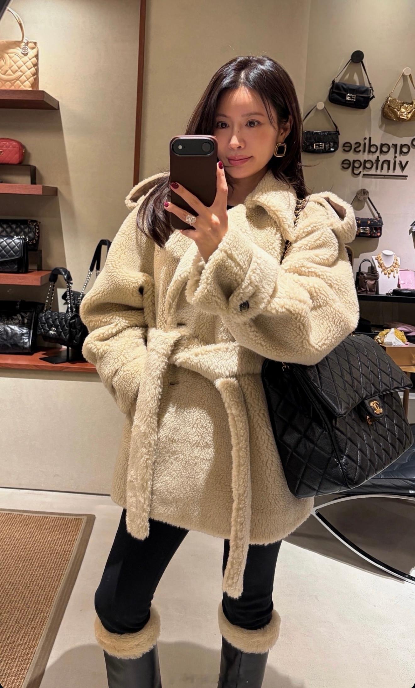 穿搭分享连续更新第2683天韩国时尚女生日常搭配周日休闲一天韩系穿搭超能新星汇