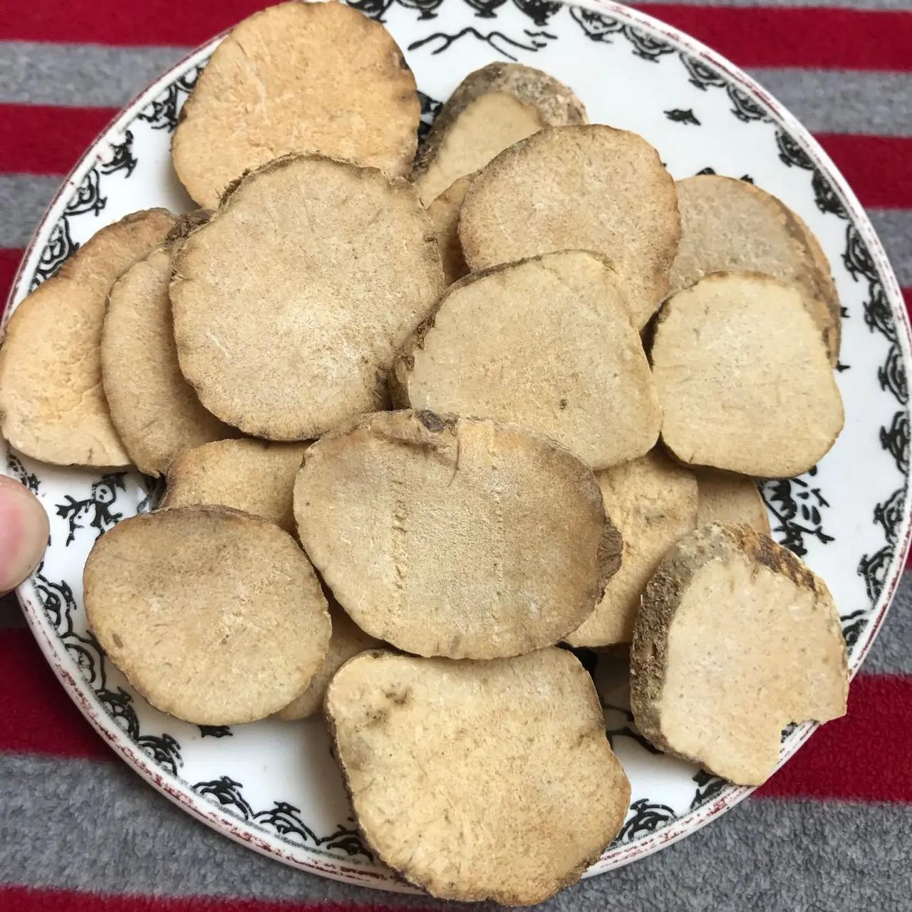 简单讲讲泽泻的妙用中医有很多药名都非常有趣，闻其名便知其性。一听泽泻，就知道