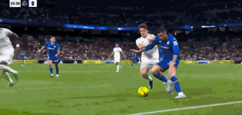 吕迪格一个回合内两个伤人动作，这个真的太恶劣了纯是奔着人去的，竟然没有吃牌皇马0