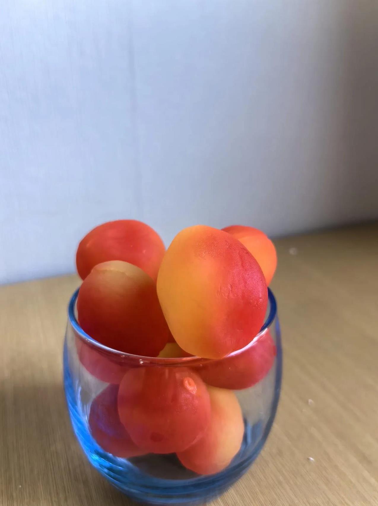 昨天，我的好奇心害了我。昨天下午，在人潮汹涌的成都春熙路，我本来已经逛完了，准