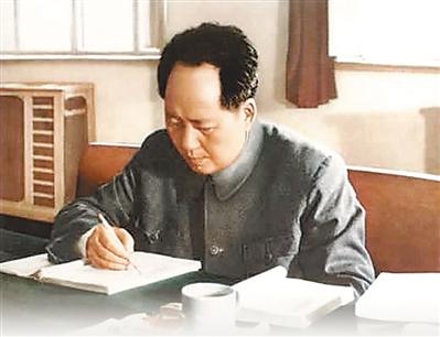 1953年，毛主席问教育部副部长叶圣陶：“现在编写全国中小学教材的有多少人？”叶