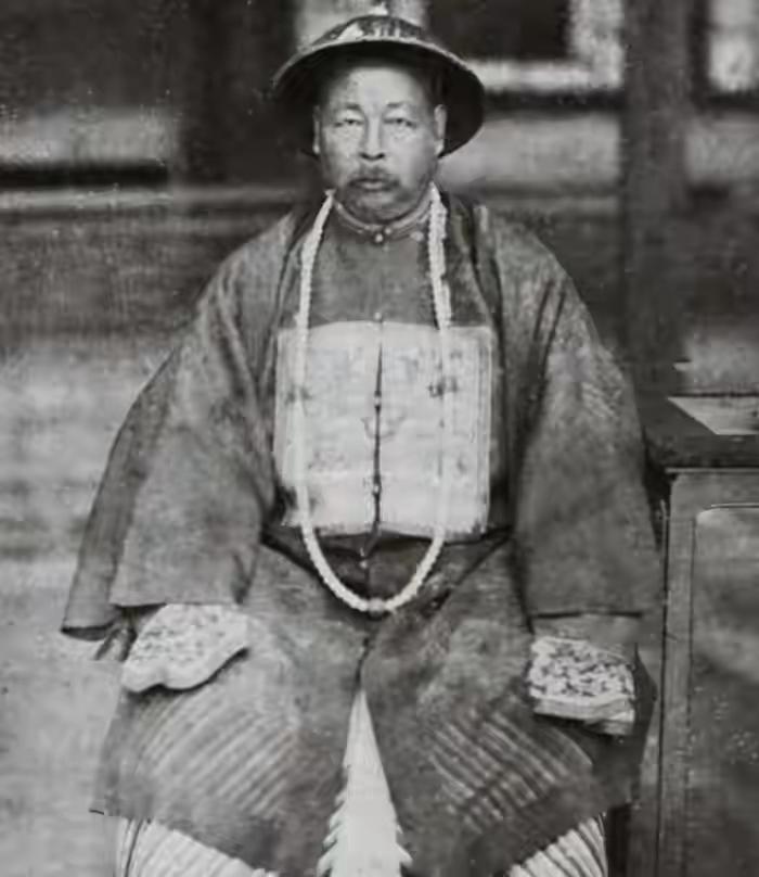 曾国藩去世后，“死对头”左宗棠偷偷养了他全家十几年！晚清官场有道奇景：谁都