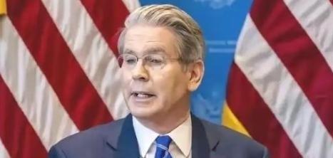 美国财长贝森特曾公开声称，世界没法承受，一个贸易顺差达到，一万亿美元的中国！中国