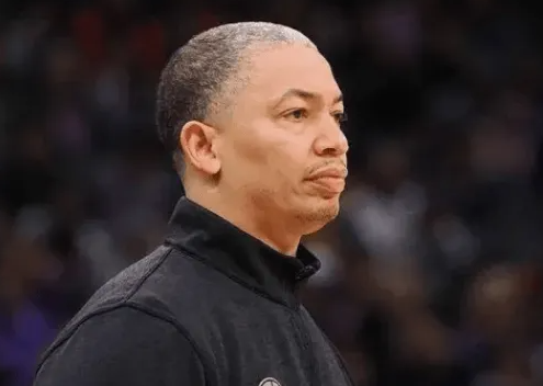 NBA常规赛，快船121-105战胜篮网。赛后，快船队记发推表示：“快船在今晚