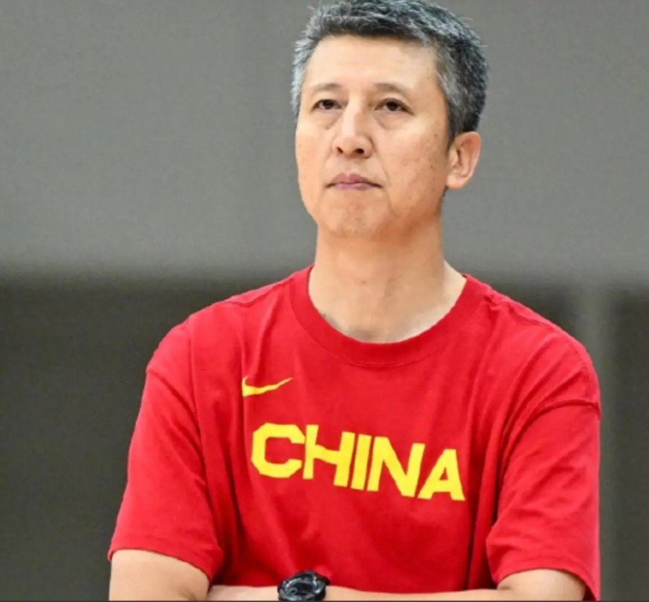 三场热身赛打下来：老叔心目中男篮主力“呼之欲出”！控球后卫：基本确定赵睿（候