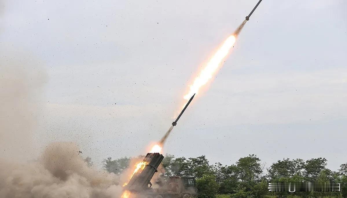 中俄战机起飞当天，金将军也有了动作，朝鲜人民军果断开火！12月9日当天，中国与