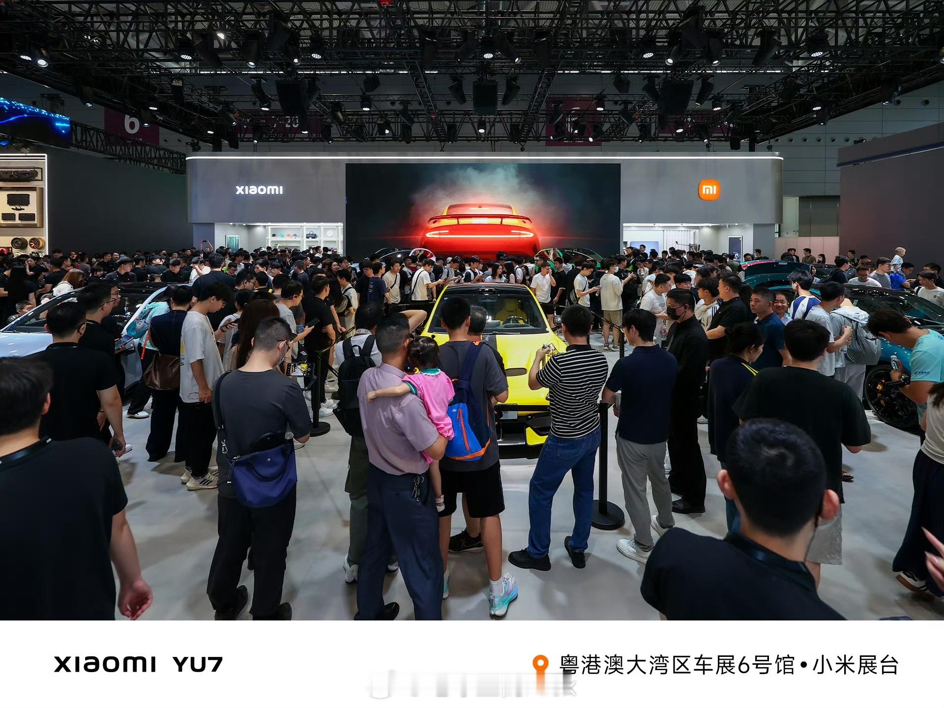 说小米已经没热度，是最大的笑话今天开幕的粤港澳大湾区车展，看小米展台，这人流量，