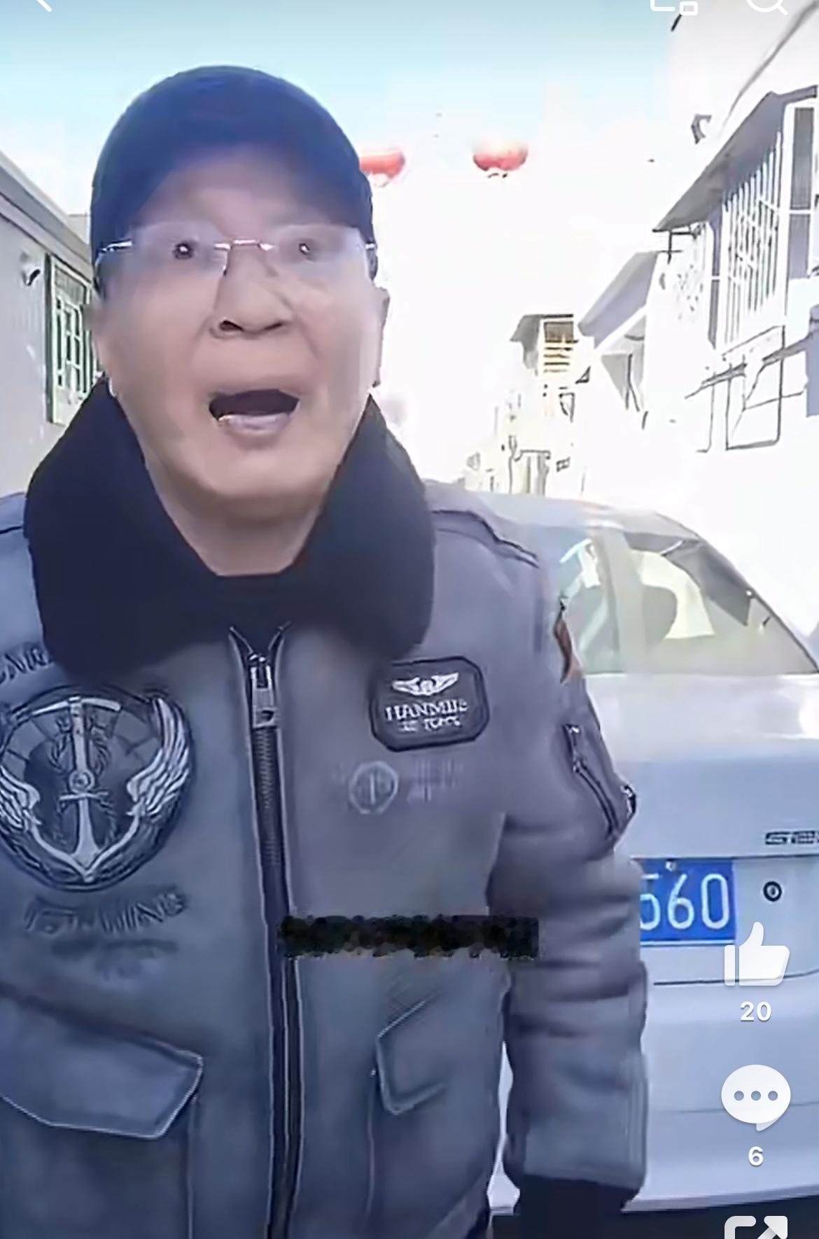 这个北京老登宝马堵了胡同，让他挪车，他说我70岁了不怕，一副死猪不怕开水烫的样子