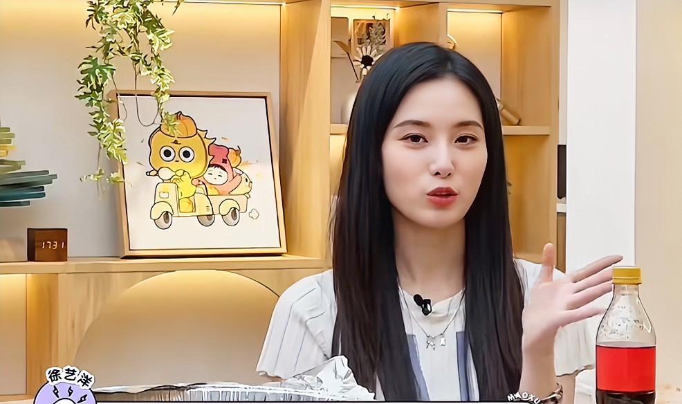 徐艺洋说：“我和黄子韬都是属于那种比较佛系的人，就连领结婚证当天也是拖拉到民政局