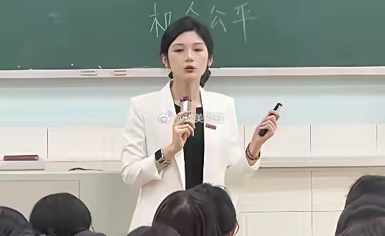 湖南一大学女老师因颜值意外走红网友称“遇见过最美的老师”！本人回应：优秀教师很多