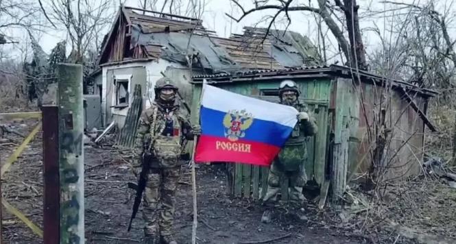 前线居民不帮自己人反倒助俄军，这民心裂痕咋补？12月28日，乌克兰军事专家康斯坦