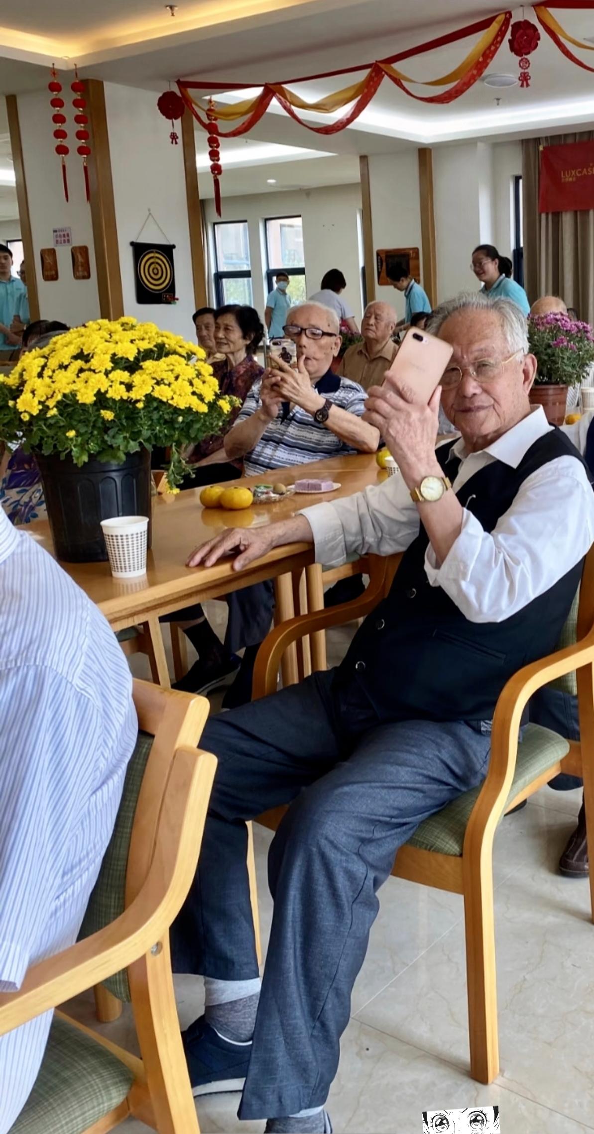 把全部身家托付，换不来居家养老，这才是独生子女家庭最扎心的真相。