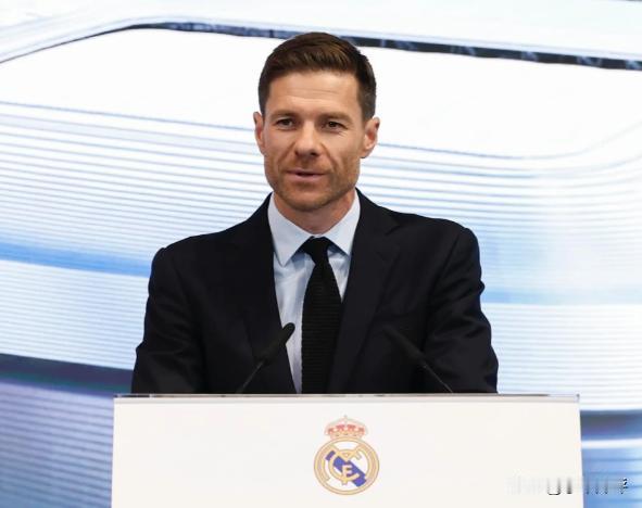 皇马大胜，反而暴露了三大问题！先说小将居莱尔，一上场就感觉节奏断了，拿球太独