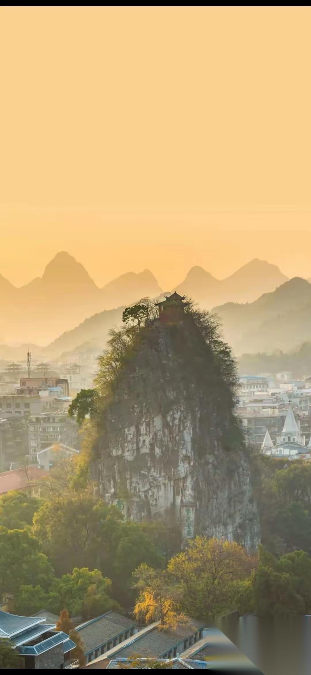 男人混成老光棍的主要原因是穷，女人混成老斑鸠的主要原因是，都想以婚姻的名义实现阶