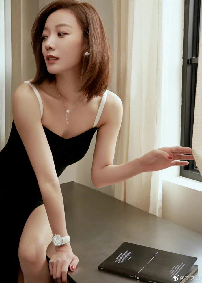 短发的她，高级感拉满！🖤