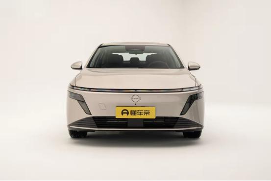 别被“亏电油耗”忽悠了！这才是家用插混该有的底子很多朋友选插混，最怕的就是“有